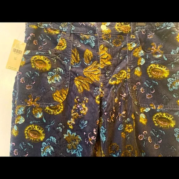 Anthropologie Pilcro The Icon Flare Low-Rise Corduroy Floral Pants - Picture 7 of 11